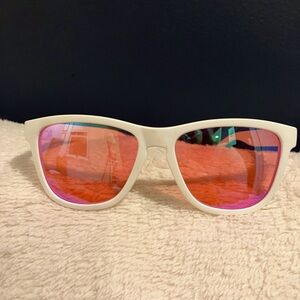 Goodr White Sunglasses with Pink Lenses